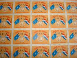YK lippu ja Paraguayn lippu, Yhdistyneet Kansakunnat, 50 postimerkin postimerkkiarkki, Paraguay, vuodelta 1960, hieno. Katso myös muut kohteeni mm. noin 1200