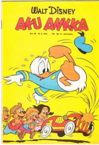 Aku Ankka 1974 N:o 38, 18.09.1974. Sisältää Minä Mikki Hiiri jättikirjamainoksen keskiaukeamalla.