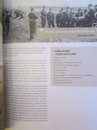 Sata asetta joilla tehtiin historiaa
