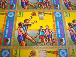 1972 München kesäolympialaiset, koripallo, Päiväntasaajan Guinea, täysi postimerkkiarkki, 12 postimerkkiä, käyttämätön. Katso myös muut kohteeni mm. noin