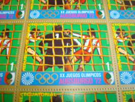 1972 München kesäolympialaiset, jalkapallo, Päiväntasaajan Guinea, täysi postimerkkiarkki, 12 postimerkkiä, käyttämätön. Katso myös muut kohteeni mm.