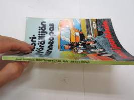 Moottoripyöräilijän liikenneopas -traffic guide for the motorcyclist