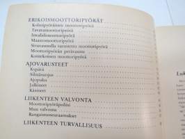Moottoripyöräilijän liikenneopas -traffic guide for the motorcyclist