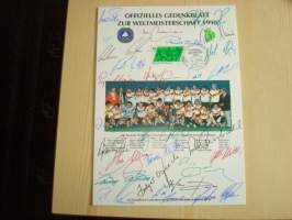 Vuoden 1990 jalkapallon maailmanmestaruusjoukkueen eli Saksan kaikkien pelaajien aidot nimikirjoitukset virallisessa kuvassa. Hieno ja harvinainen, esim. lahjaksi