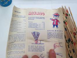 Mikado tikkupeli -rod lifting game