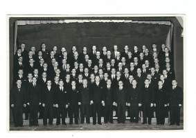 Helsingin Työväen Mieskuoro 1950-luvulla - valokuva 12x18 cm