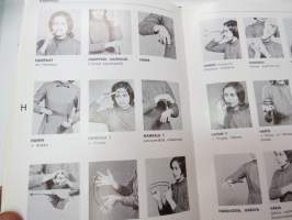Viittomakielen kuvasanakirja -(picture) dictionary for deaf