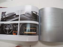 Mercedes-Benz - The SL-Class 2011 -myyntiesite engalnniksi / brochure in english