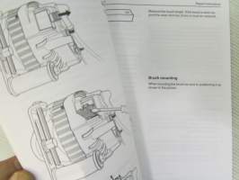 Volvo Penta Workshop manual A - Group 30 Electrical system, Marine Diesel engines, katso tarkemmat mallien merkinnät kuvasta.