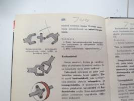 Nuorten sähkö- ja koneoppi - B - kaupunkien ja muiden asutuskeskusten kansalaiskouluille -electricity and engineering basics for schools in densely populated areas