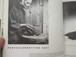 Kaunis Koti 1964 nr 2, sis. mm. seur. artikkelit / kuvat / mainokset; Asko Wega 2000, Pihlajamäki - Helsingin uusimpia asumalähiöitä - iso reportaasi