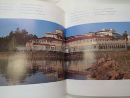 Naantali - Aurinkokaupunki (550-vuotisjuhlajulkaisu) -picture book of Naantali