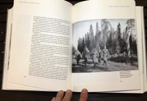 Kaleva - Sata vuotta kansan kaikuja, 1999.Kaleva on Oulussa ilmestyvä sitoutumaton sanomalehti. Toimittaja Juho Raappanan vuonna 1899 perustama Kaleva on