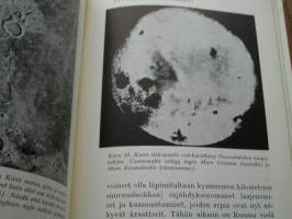 Maapallon kasvot / Aarno Niini.51 kuvaa, 11 karttaa