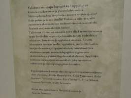 Valistus/museopedagogiikka/oppiminen - Taidemuseo kohtaa yleisönsä