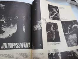 Viikko Sanomat 1966 nr 27, ilmestynyt 8.7.1966, sis. mm. seur. artikkelit / kuvat / mainokset; Kansikuva &quot;Suuri värifilmitesti&quot;, Time-tupakka kovapakkaus,