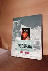 Muutosten vuosisata 1-10. Teossarja tarjoaa poikkeuksellisen monipuolisen kuvan 1900-luvun maailmasta, sen poliittisesta ja yhteiskunnallisesta kehityksestä,