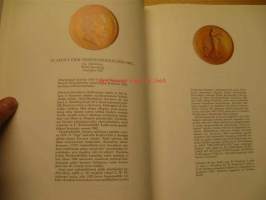 Mitaleita Helsingin Yliopiston kokoelmista 1640-1990