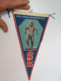 Oslo -matkamuistoviiri / souvenier pennant