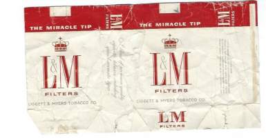 L&amp;M Filters -  tupakkaetiketti, saumoista avattu tupakka-aski