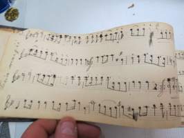 Nuottikirjaa klarinetillaa J: A: Helenius 10.6.1892 -klarinettia soittaneen kansanmiehen käsinkirjoitettu nuottikirja -handwritten clarinetists note book - common