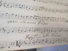 Nuottikirja klarinetille (soittaja J.A. Helenius) -klarinettia soittaneen kansanmiehen käsinkirjoitettu nuottikirja -handwritten clarinetists note book - common man