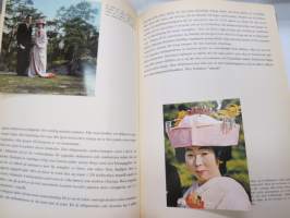 Japan, ruotsinkielinen teos, joka esittelee Japania, kansaa, sen kulttuuria ym. -Japan, country, culture etc.