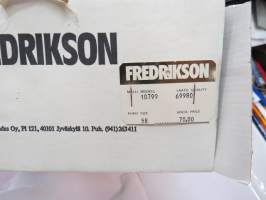 Ylioppilaslakki, Fredriksonin Lakkitehdas, nimikoitu, mutta käyttämätön pakkauksessaan, koko 58 -hat