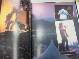 U2 - 15 years story of rock sensation -picture book -kuvakirja yhtyeen uralta
