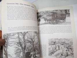 The Golden Years 1903-1913 - A pictorial survey of the most interesting decade in English history, recorded in contemporary photographs and drawings -english