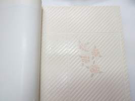 Väritukku Oy - Briljant kosteantilan seinänpäällysteet (vaahdotettu PVC) -mallikansio / sample folder of wall materials