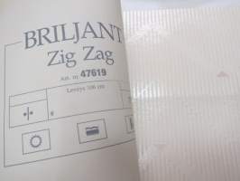 Väritukku Oy - Briljant kosteantilan seinänpäällysteet (vaahdotettu PVC) -mallikansio / sample folder of wall materials