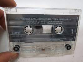 Liisa Ruuska - Teen susta runon, WEA 4509-90816-4 -C-kasetti / C-cassette