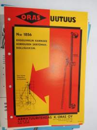 Vesi- / kylpyhuonekalusteita -erä myyntiesitteitä / bathroom accessories. brochures
