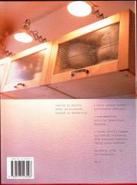 Kodin valot, 2002. 2. painos.Valaistus on tärkeä osa asumisen kokonaisuutta. Se vaikuttaa kodin toimivuuteen ja käyttömukavuuteen, mutta myös tunnelmaan ja