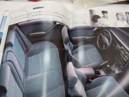 Toyota Carina E 1994 -myyntiesite / sales brochure