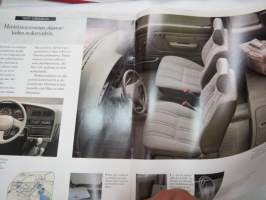 Toyota Hilux 1993 -myyntiesite / sales brochure