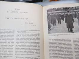 Suomi tahtoi elää -tämä kuvateos on kunnianosoitus sankarivainajille, sotainvalideille, rintamamiehille ja Suomen naisille talvi- ja jatkosodassa -Winter War