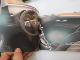 Toyota Auris 2010 -myyntiesite / sales brochure