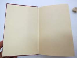 Jees, Smirno!, sanoi krenatöööri Ryhmy -novel
