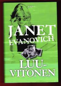 Luuvitonen, 2010. Janet Evanovichin rempseän palkkionmetsästäjä-naishahmon seurassa ei totisesti käy aika pitkäksi