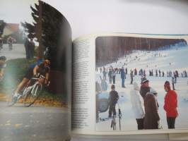 Porvoo - Borgå - taiteilijoiden ja kirjojen kaupunki - konstnärernas och böckernas stad -local history / picture book