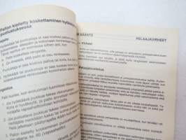 FIBA:n Koripallon viralliset pelisäännöt 1994-1998 -official basketball rules