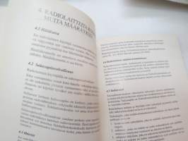 Aluksen radiolähettimen yleiset lupaehdot - Allmänna tillståndsvillkor för ett fartygs radiosändare -radio station rules (for ships)