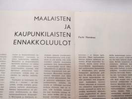 Kyntäjä 1964 nr 1, sis. mm. seur. artikkelit / kuvat / mainokset; Kansikuva Johannnes Virolainen - Mies ja asia, Maanviljelinjän osuustoiminta - Tie kolhoosiin?,