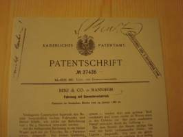 Ensimmäisen auton patentti no. 37435 vuonna 1886. Benz &amp; Co in Mannheim. Saksan postilaitoksen tekemä virallinen replika alkuperäisestä, auton