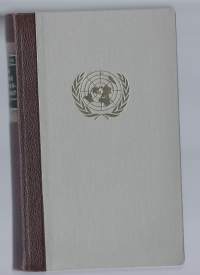 Oman aikamme maailmantapahtumat. 1, 1945-1953 : hyökkäävän kommunismi / Tauno Kuosa ; kuvituksen suunnittelu ja taitto: Heikki Eskelinen.