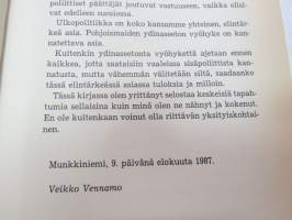 Veikko Vennamo kulissien takaa - Elettyä Mannerheimin, Paaskiven, Kekkosen ja Koiviston aikaa -personal history