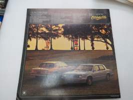 Oldsmobile 1984 -myyntiesite / brochure
