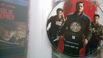 Kunniattomat paskiaiset DVD - elokuva